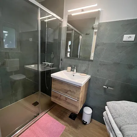 House Dorina * Πούλα